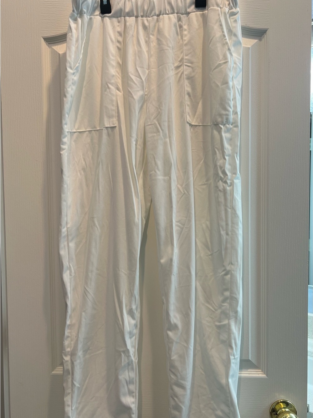 Women’s Straight Leg White Pants with Front Patch Pockets